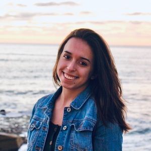 Meet your Posher, Abigail